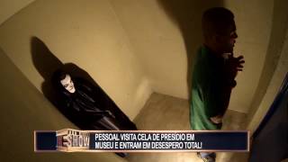 Vai visitar museu e acaba preso em filme de terror [upl. by Culbert935]