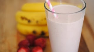 BATIDO DE PROTEÍNA CON FRESA Y BANANO  Cómo Hacer Un Batido de Proteína  SyS [upl. by Free]