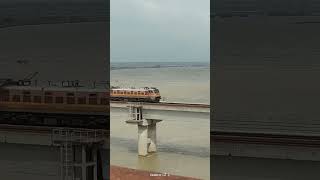 Bridge pe train speed meshortsviralshorts [upl. by Eyr]