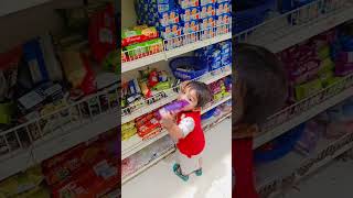 Konsa biskut liya tanish ne🤗ytshorts cutebaby babyboystyle babyboy [upl. by Agnimod]