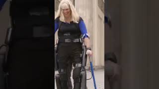 RewalkRobotics presenta ReWalk un exoesqueleto diseñado para personas con paraplejia tecnologia [upl. by Mahoney768]