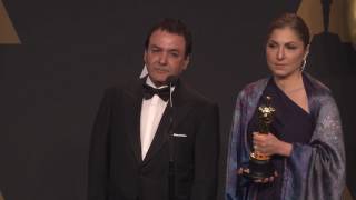 Asghar Farhadis “The Salesman” Best Foreign Language  Oscars 2017  Full Backstage Interview [upl. by Aehtla]