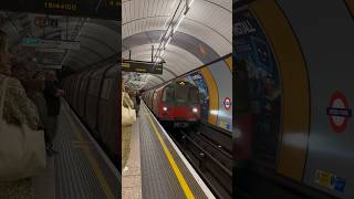 London Underground Jubilee Line 1996 stock arriving at Green Park london [upl. by Luapnhoj692]