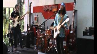 VIXEN EYES  GUGUN BLUES SHELTER GUGUN POWER TRIO [upl. by Niarb]