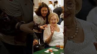 Noche de casino en The Senior Home [upl. by Einittirb]