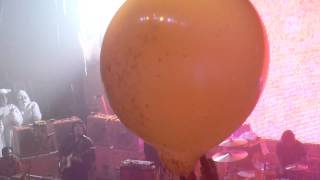 The Flaming Lips  the Glasgow 02 Academy Wayne blowing up extra large balloon [upl. by Durand]