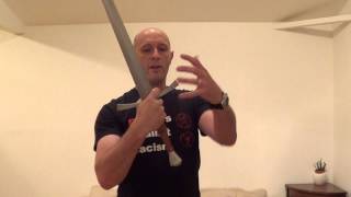 How to grip the medieval longsword Part 1 Historical Fencing [upl. by Pelligrini]