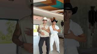 Matías Ochoa y Adrián López bailando bachata matiasochoa bachatalovers tiktok adrianlopez [upl. by Lemmor]