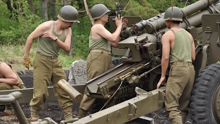 Demonstration ShootingReenacting 105mm Howitzer M2522FAB [upl. by Dalenna]