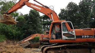 Excavator Daewoo LC5 220 After Repair Batam  Transbarelang [upl. by Neelyk]