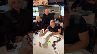 Hombre Transforma Mágicamente Un Pañuelo En Serpiente 😱❤️ [upl. by Ede]