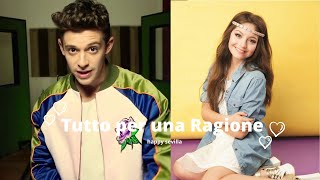 Tutto per una Ragione  Ruggero Pasquarelli y Karol Sevilla  Video Ruggarol [upl. by Coplin]