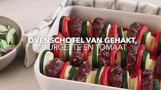 Ovenschotel van gehakt courgette en tomaat met komkommersalade [upl. by Marys]