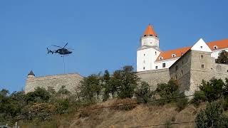 Policajný zásah helikoptérou na hrade 3082024 4K [upl. by Mariann656]