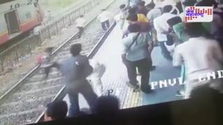 SHOCKING VIDEOS HORRIBLE TRAIN ACCIDENT AT TILAKNAGAR RAILWAY STATION [upl. by Vaclav655]