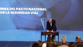 ExpresoMatutino Luis Abinader firma Pacto Nacional por la seguridad vial [upl. by Gaughan]