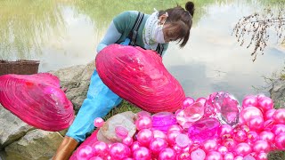 🔥🔥Stunning Discovery by the Rivers Edge Beautiful Girl Finds Rare Gems Inside Bizarre Mussel Shell [upl. by Codee]