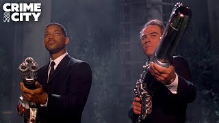 Men In Black  Giant Cockroach Battle Will Smith Tommy Lee Jones [upl. by Aryek360]