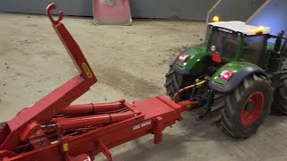 Fendt 1050 tractor with hook Lift trailer [upl. by Flss]