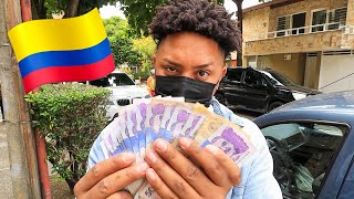 ¿Cuánto es un Millón de PESOS COLOMBIANOS en DÓLARES  ¿Para qué nos alcanza [upl. by Mann]