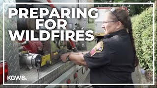 Firefighters head to Central Oregon preparing for wildfire conditions [upl. by Deeyn]