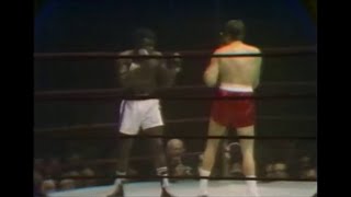 Emile Griffith vs Nino Benvenuti I° [upl. by Hteboj]