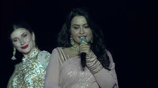 Amruta Fadnavis  Performance  Mumbai Festival  Patriotic Songs [upl. by Kenlee738]