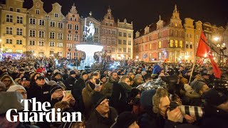 Thousands across Poland pay tribute to stabbed Gdańsk mayor [upl. by Aihtnyc]