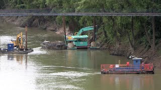 Limpeza do rio Itajaí Açu [upl. by Billmyre]