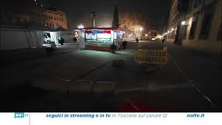 Mezzo di Sistema Ambiente abbatte la colonna di piazza Napoleone [upl. by Zirkle]