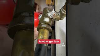 Gas leak detection heatingengineer plumber leak gasleak gasleakage cooker hose tightness [upl. by Cinelli787]