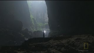 La plus grande grotte du monde The Worlds Biggest Cave [upl. by Nairbal978]