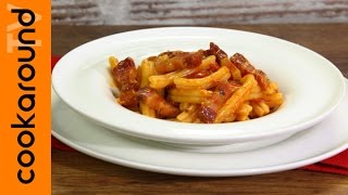 Pasta con pomodorini arrosto e pancetta  Ricetta primi piatti [upl. by Ydneh]