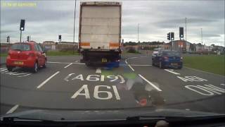 Paynes Dairies lorry driving dangerous at hornbridge roundabout Chesterfield [upl. by Nigem]