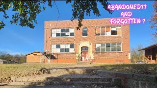 Exploring the Oklahoma 1906 jail in Vera Oklahoma  Abandoned Collinsville School House [upl. by Lucey]