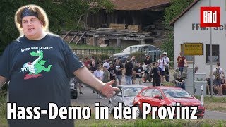 500 YouTubeFans stürmen Dorf von „Drachenlord“ [upl. by Lebatsirc]