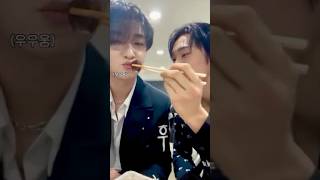 2Z  HOJIN amp JungHyun  a cute eating show [upl. by Ydnyl]