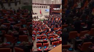 Başkan Erdoğanın Meclise gelmesiyle CHPliler ayağa kalktı [upl. by Noll834]