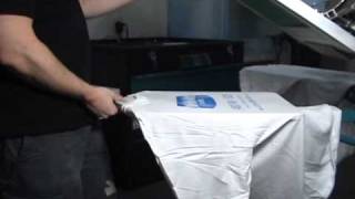 1 color screen printing with halftones on tshirts [upl. by Ekle]