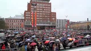 Barn av regnbuen på Youngstorget  40000 sang med Lillebjørn Nilsen [upl. by Nelsen]