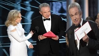 Oscars MistakeMoonlight or La La Land Best Picture Mixup at Oscars Oscars 2017 [upl. by Viola]