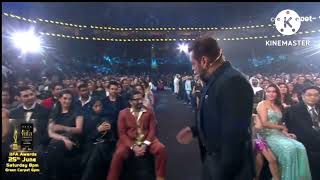 Salman Khan Got Emotional while talking about Sunil Shetty in IIFA Awards 2022 iifaawards2022 [upl. by Sholes464]