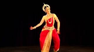 Danza Clásica de la India ODISSI Anandini Dasi Bharatya Vidya Bhavan Mylapore Chennai [upl. by Bornie]