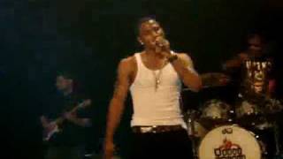 Trey Songz  I Need A Girl LIVE 2009 [upl. by Shama]