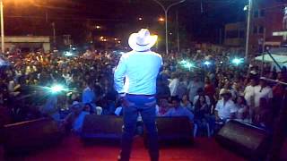 Vitico Castillo cantando el 30 de Diciembre de 2015 en Farmapure San Fernando de Apure [upl. by Britte]