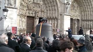 Arrivée à Paris des nouvelles cloches de la cathédrale Notre Dame Jeudi 31 janvier 2013 [upl. by Hebe319]