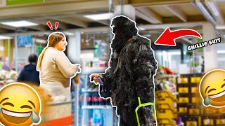 GHILLIE SUIT Prank In Supermarkt 😂 400 Subs OPDRACHT [upl. by Lenra]