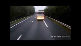 Chauffeur de bus inconscient [upl. by Elletnuahs751]