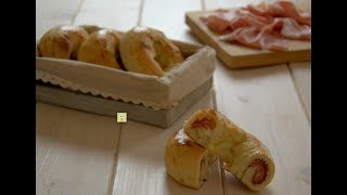 Ciambelle salate veloci mortadella e scamorza [upl. by Bitthia]