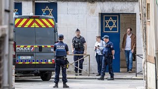 Anschlag auf Synagoge in Normandie – Polizei erschießt mutmaßlichen Brandstifter [upl. by Rolyak]